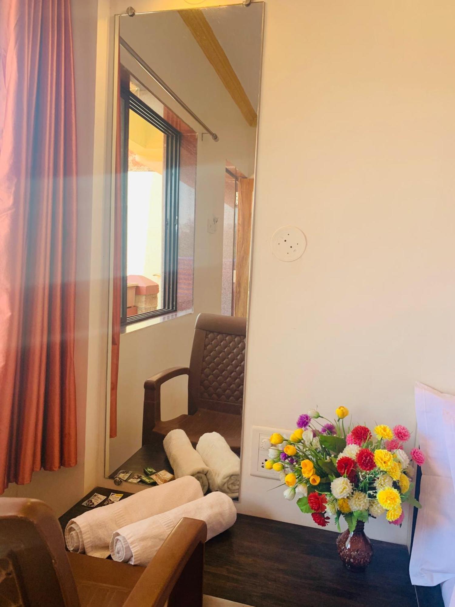 Stay Classy Mahabaleshwar Exterior photo